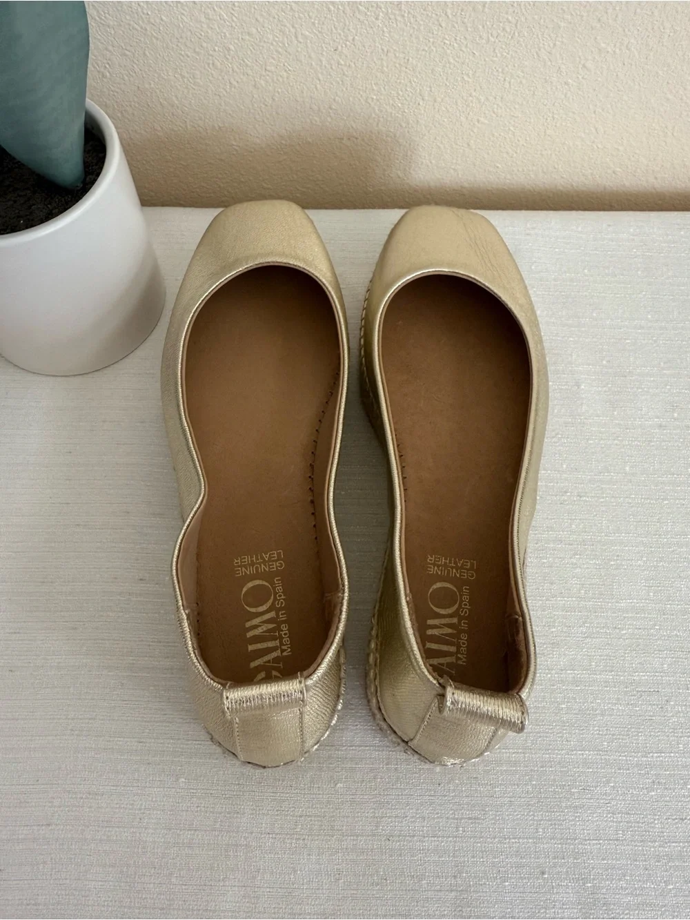 Gaimo stylish gold